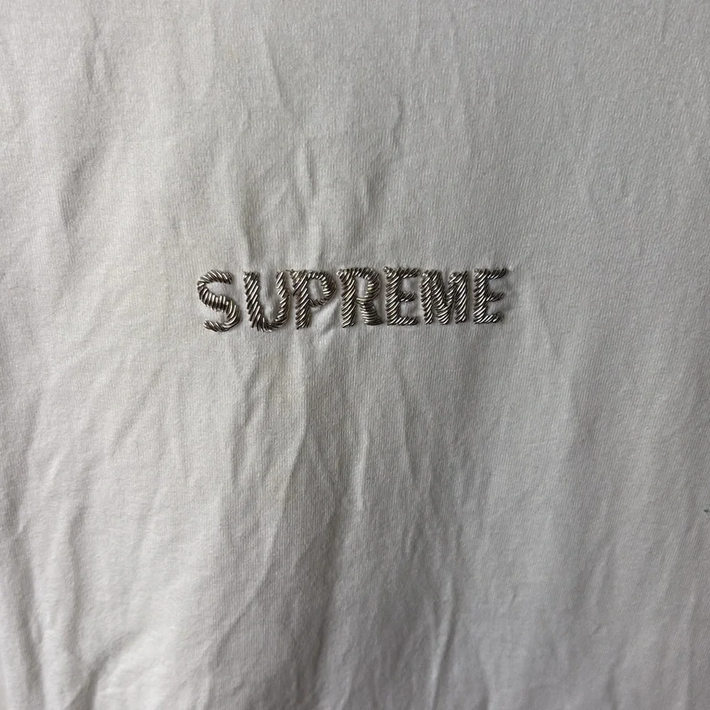 Supreme White Short Sleeve Tee - Picture 2 of 3
